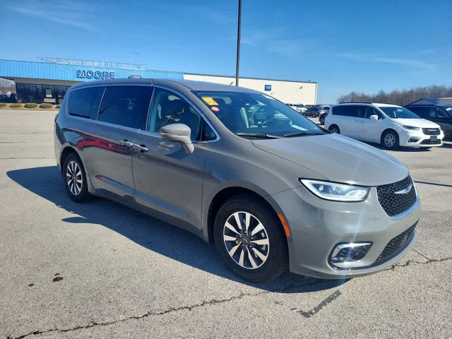 2022 Chrysler Pacifica Hybrid Touring L