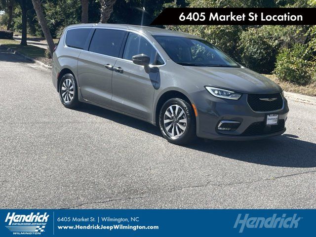 2022 Chrysler Pacifica Hybrid Touring L