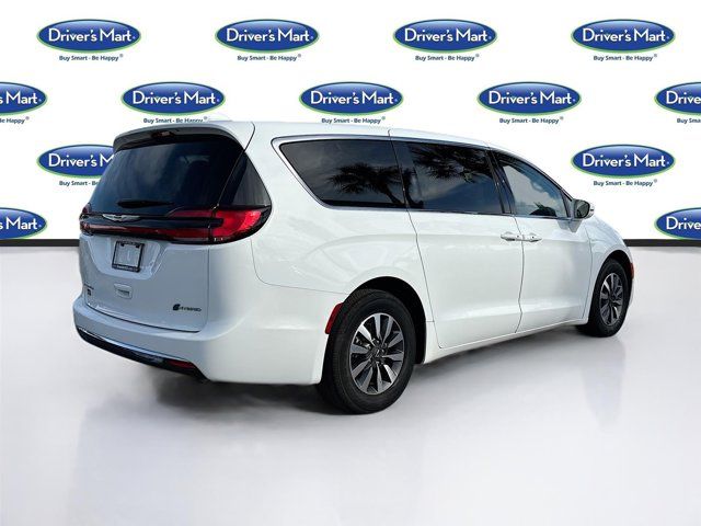 2022 Chrysler Pacifica Hybrid Touring L