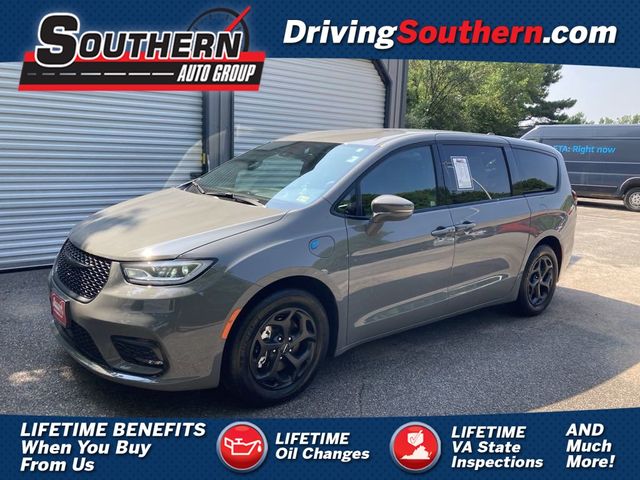 2022 Chrysler Pacifica Hybrid Touring L