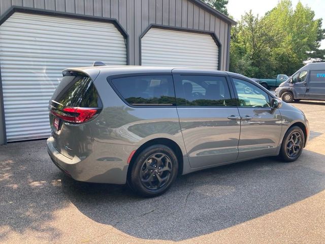 2022 Chrysler Pacifica Hybrid Touring L