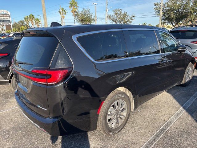 2022 Chrysler Pacifica Hybrid Touring L