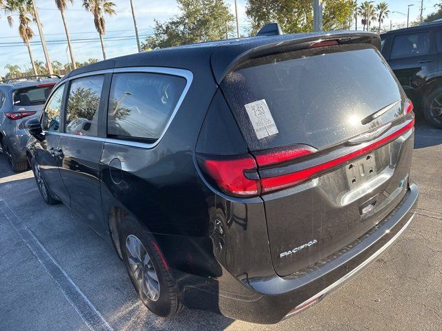 2022 Chrysler Pacifica Hybrid Touring L