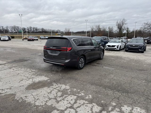 2022 Chrysler Pacifica Hybrid Touring L