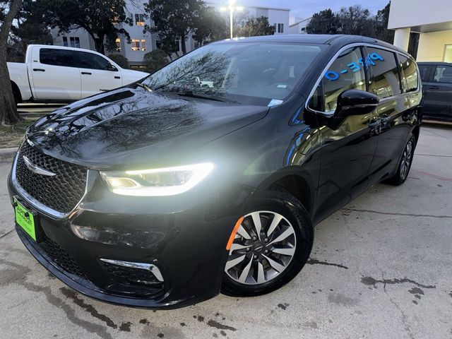 2022 Chrysler Pacifica Hybrid Touring L