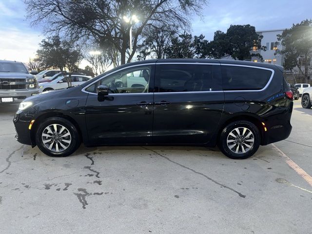 2022 Chrysler Pacifica Hybrid Touring L