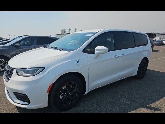 2022 Chrysler Pacifica Hybrid Touring L