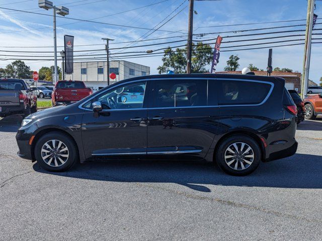 2022 Chrysler Pacifica Hybrid Limited