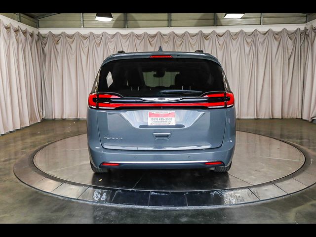 2022 Chrysler Pacifica Touring-L