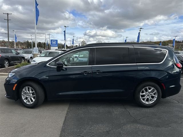 2022 Chrysler Pacifica Touring-L