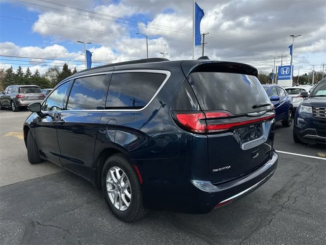 2022 Chrysler Pacifica Touring-L