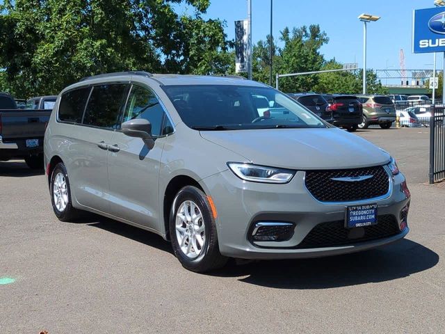 2022 Chrysler Pacifica Touring-L