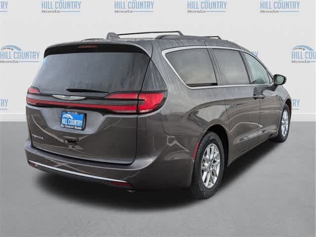 2022 Chrysler Pacifica Touring-L