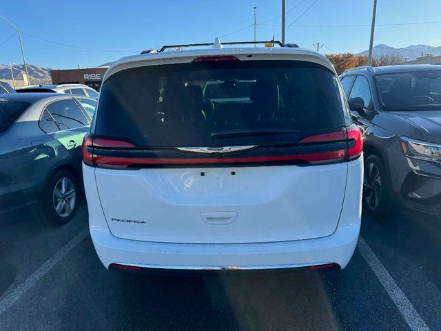 2022 Chrysler Pacifica Touring-L