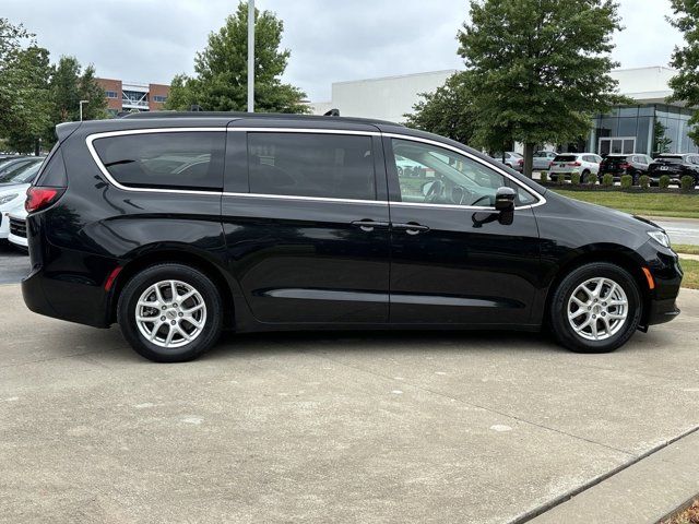 2022 Chrysler Pacifica Touring-L