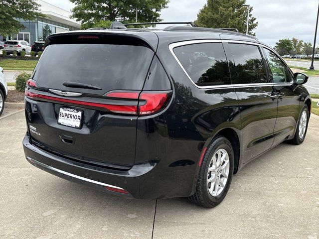 2022 Chrysler Pacifica Touring-L