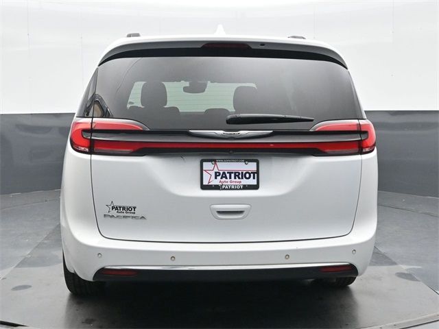 2022 Chrysler Pacifica Touring