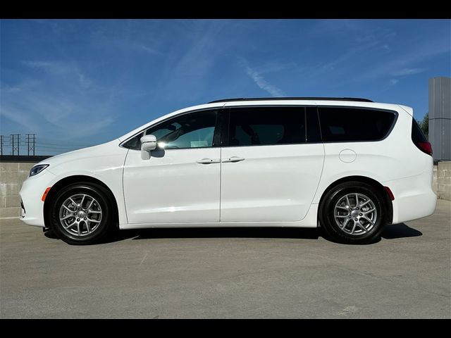 2022 Chrysler Pacifica Touring