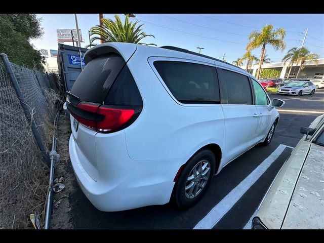 2022 Chrysler Pacifica Touring