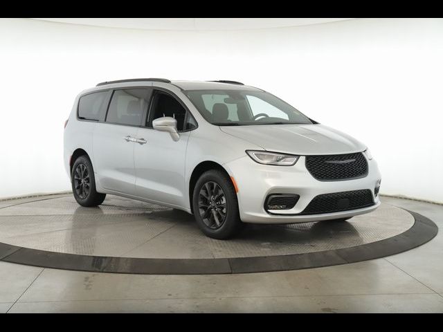 2022 Chrysler Pacifica Touring