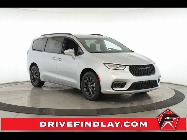 2022 Chrysler Pacifica Touring