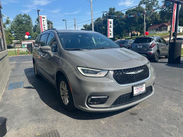 2022 Chrysler Pacifica Touring-L