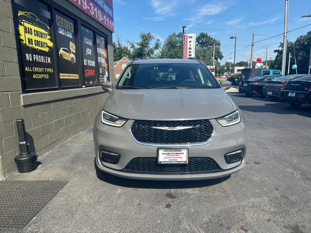 2022 Chrysler Pacifica Touring-L