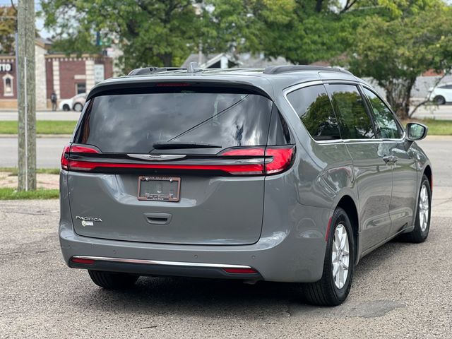 2022 Chrysler Pacifica Touring-L