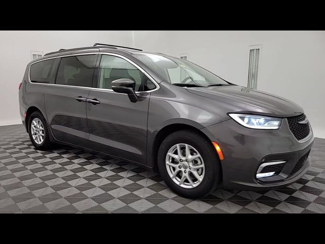 2022 Chrysler Pacifica Touring-L