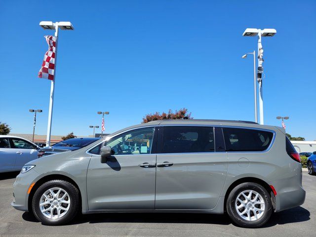 2022 Chrysler Pacifica Touring-L