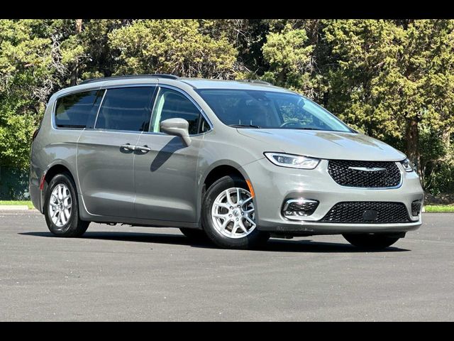 2022 Chrysler Pacifica Touring-L