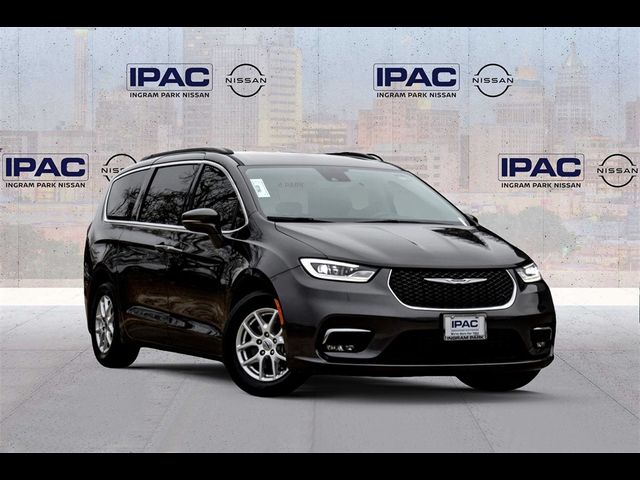 2022 Chrysler Pacifica Touring-L