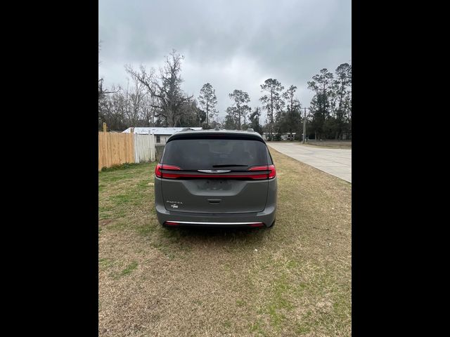 2022 Chrysler Pacifica Touring-L