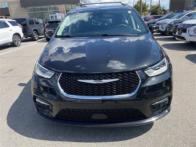 2022 Chrysler Pacifica Touring-L