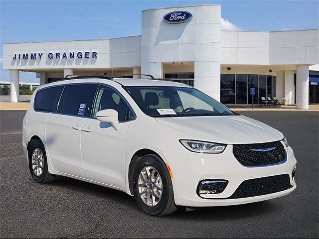 2022 Chrysler Pacifica Touring-L