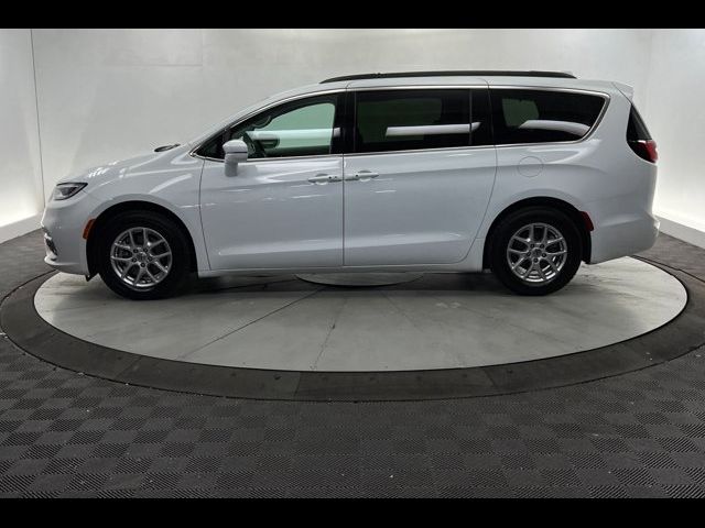 2022 Chrysler Pacifica Touring-L