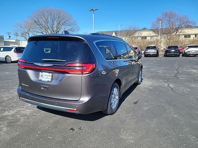 2022 Chrysler Pacifica Touring-L