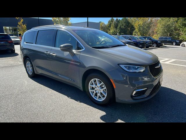 2022 Chrysler Pacifica Touring-L