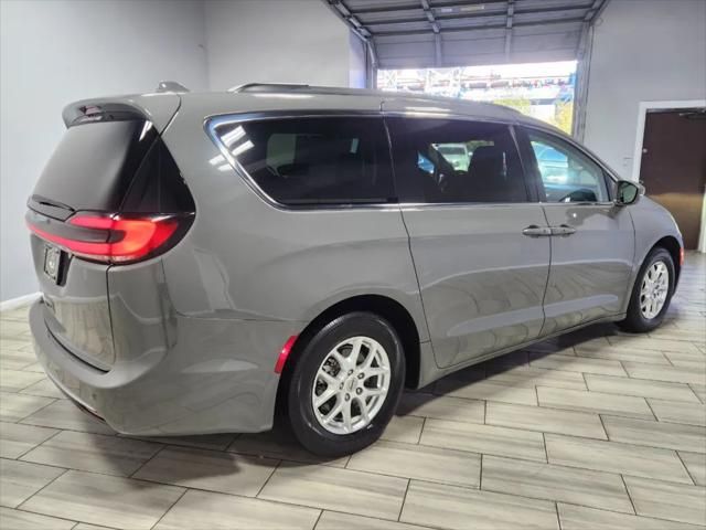 2022 Chrysler Pacifica Touring-L