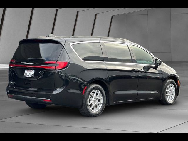 2022 Chrysler Pacifica Touring-L