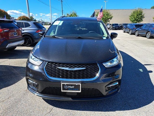 2022 Chrysler Pacifica Touring-L