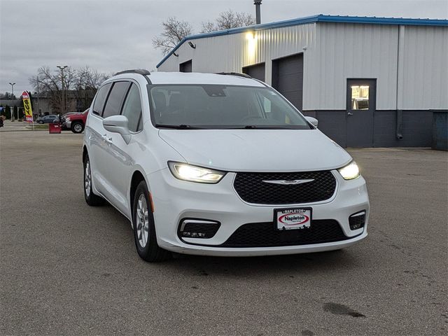 2022 Chrysler Pacifica Touring-L