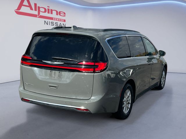 2022 Chrysler Pacifica Touring-L