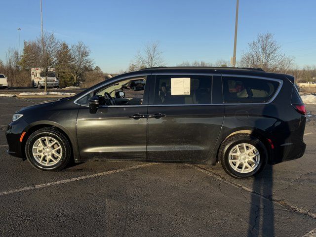 2022 Chrysler Pacifica Touring-L