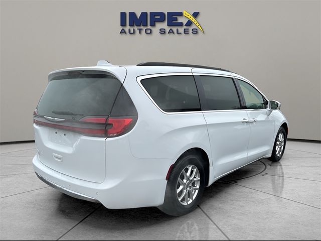 2022 Chrysler Pacifica Touring-L