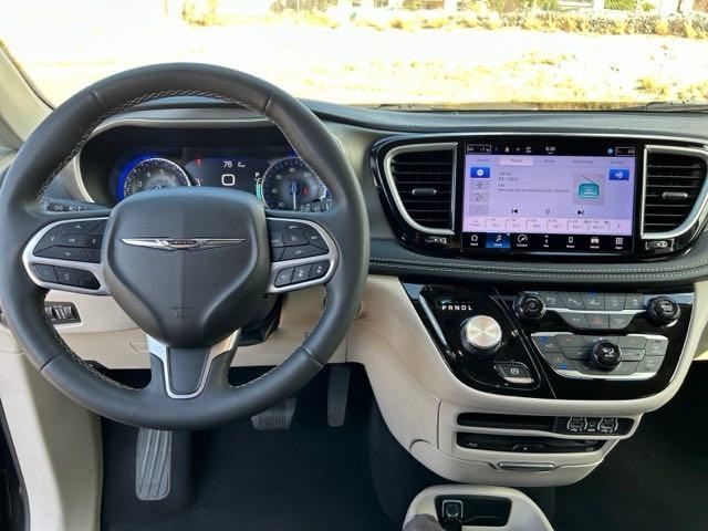 2022 Chrysler Pacifica Touring-L