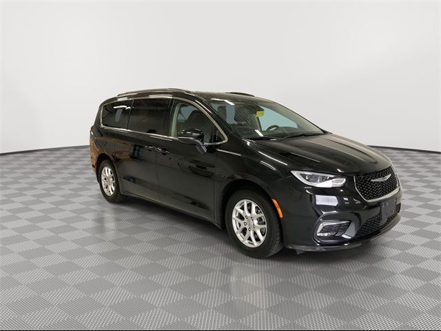 2022 Chrysler Pacifica Touring-L