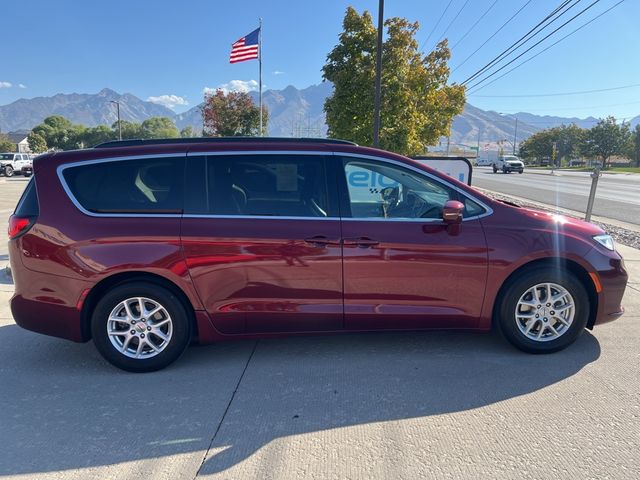 2022 Chrysler Pacifica Touring-L