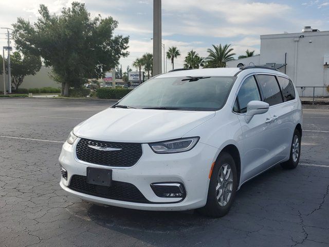 2022 Chrysler Pacifica Touring-L