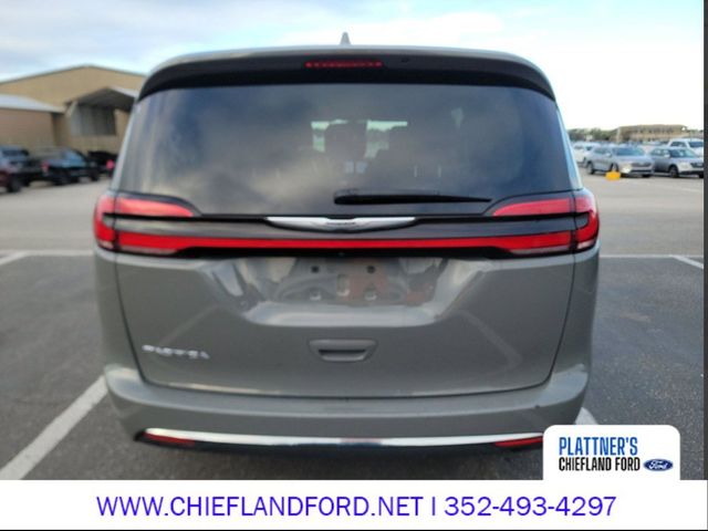 2022 Chrysler Pacifica Touring-L